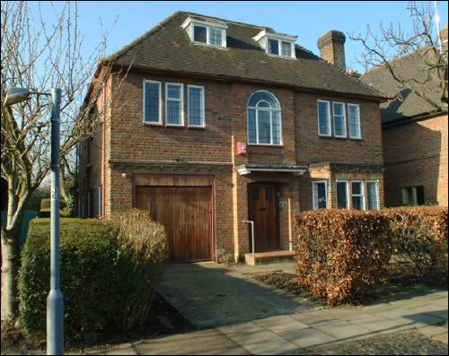 23 Litchfield Way